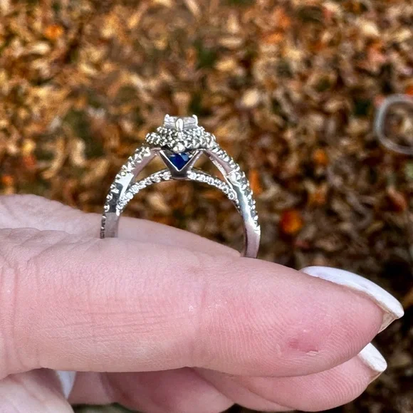 CZ Vera wang replica, .925 silver, size 5.5 - Picture 3 of 7